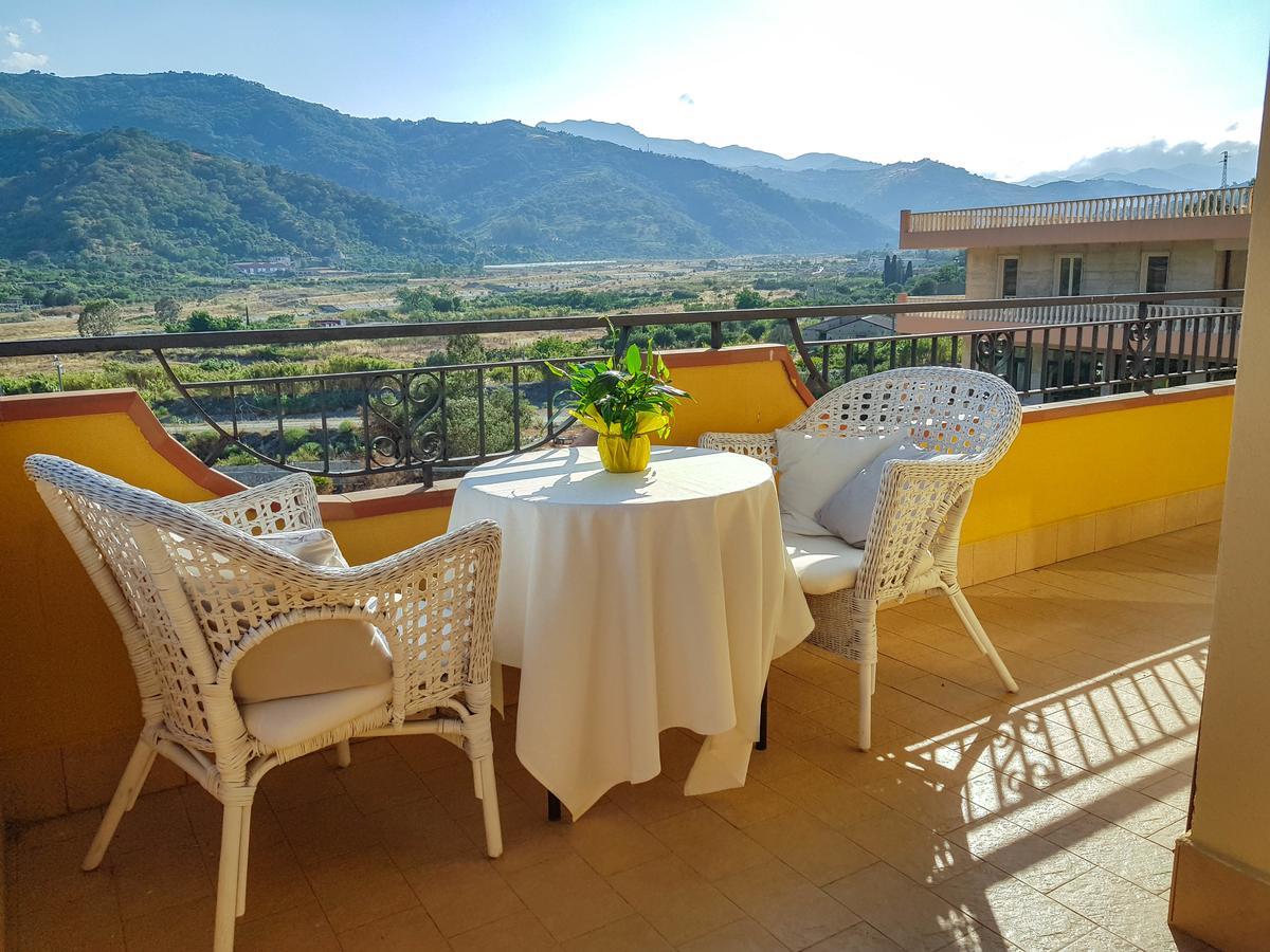 Valle D'Agrò Savoca Esterno foto